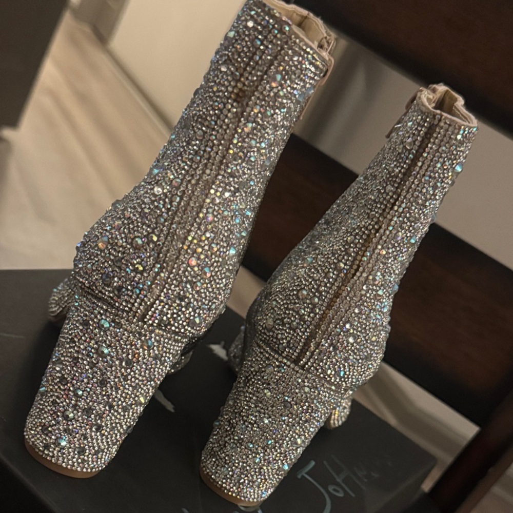 🔥Betsey Johnson🔥SB CADY RHINESTONE Silver Crystal-Studded Ankle Booties🔥NEW - Picture 10 of 16
